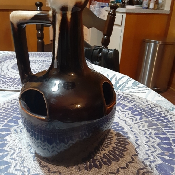 PFALTZGRAFF BROWN DIP STRAWBERRY PLANTER PITCHER JUG CARAFE 8.5" DRIP POTTERY - Picture 6 of 10